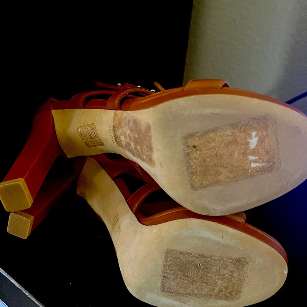 Woman’s Gucci Shoes Carmel Color New